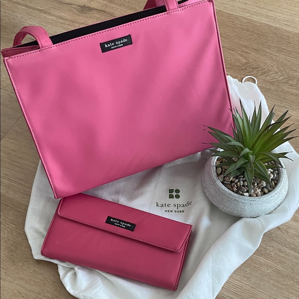 kate spade. Vintage Nylon Tote w/Matching Wallet